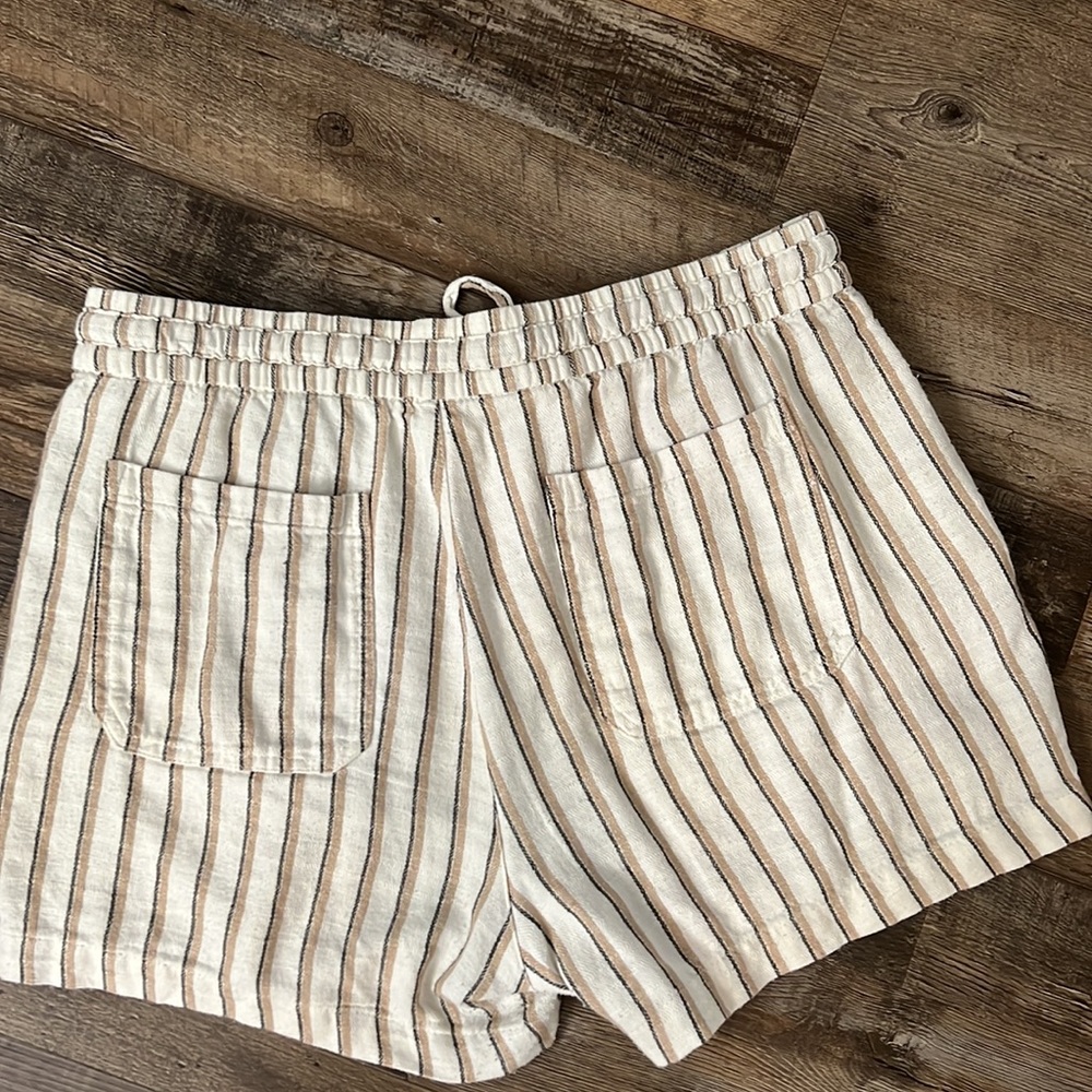 Old Navy Drawstring Shorts - Picture 3 of 7